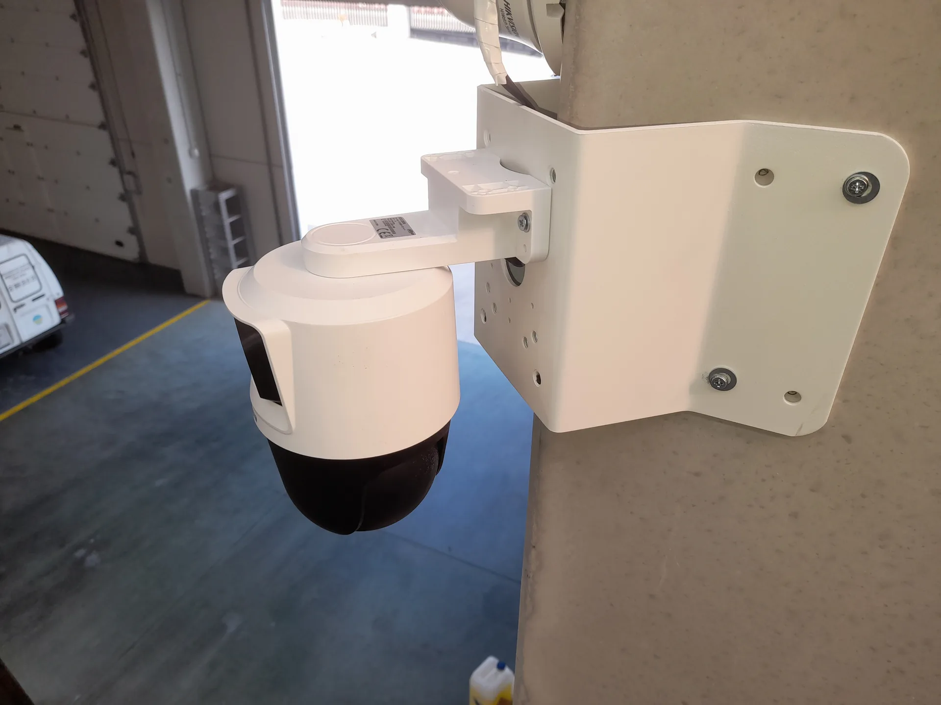 Cámara de videovigilancia instalada por AC Electricidad